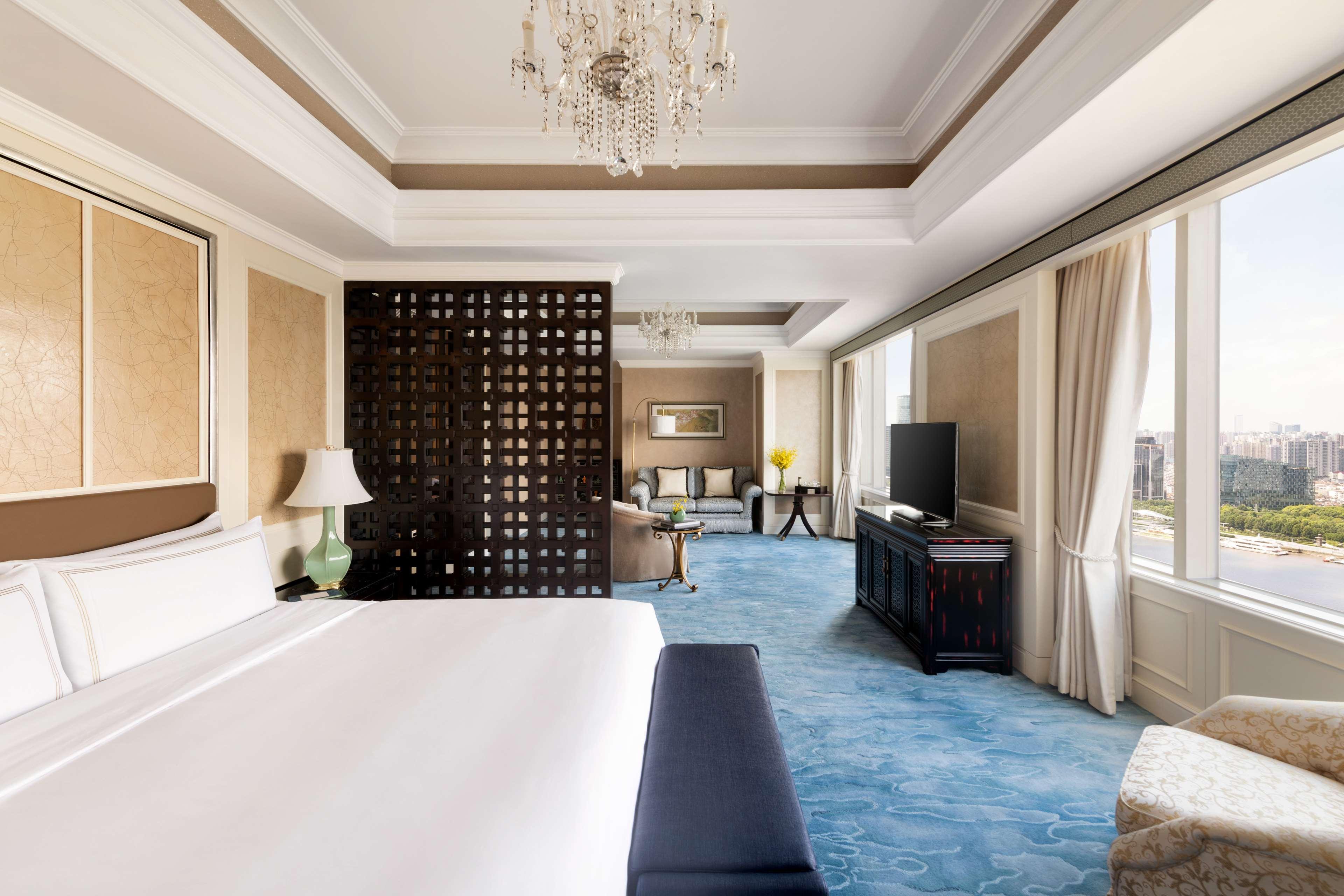 Specialty, Suite, River Wing