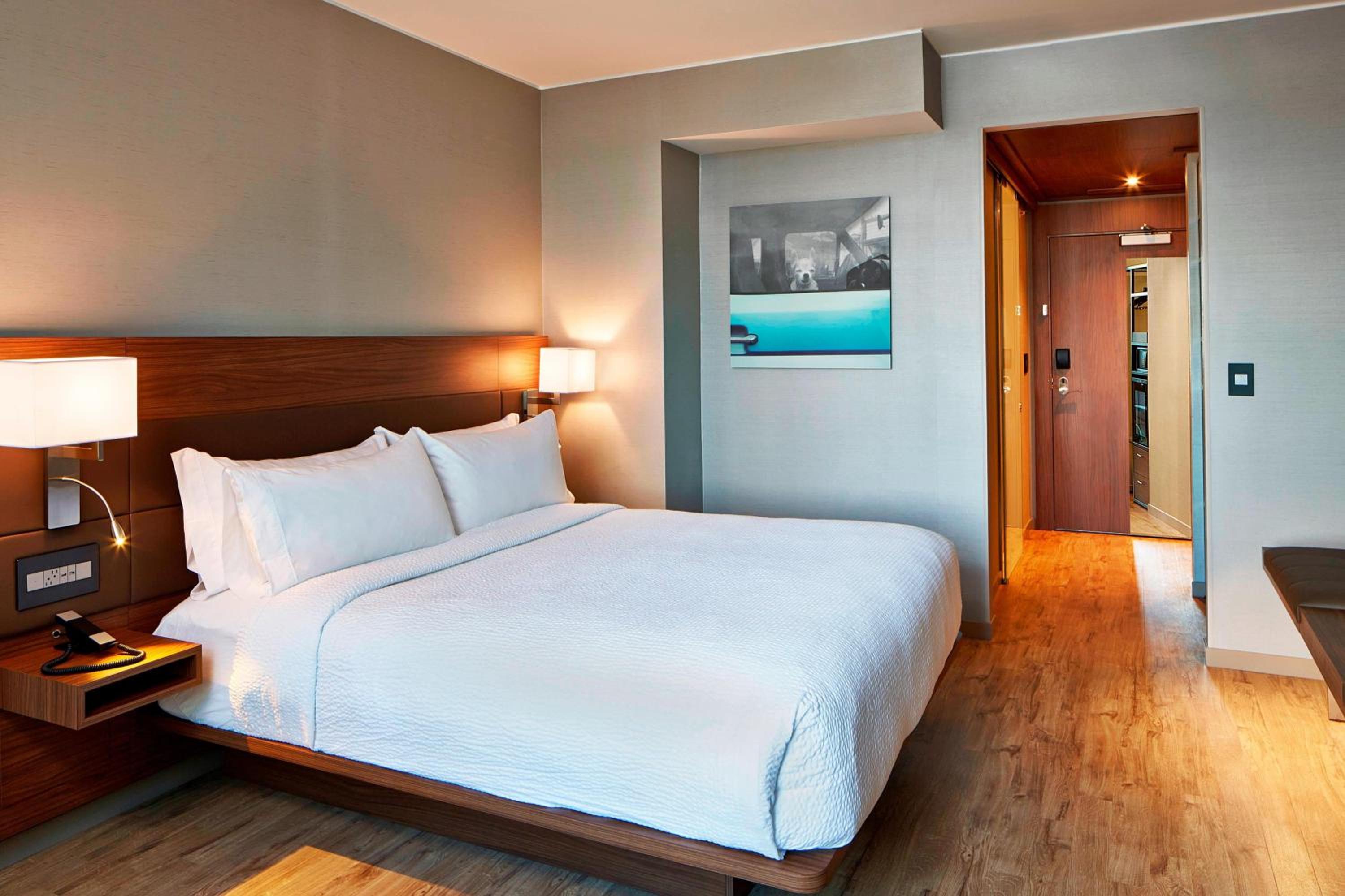 Room at Ac Hotel Portland Downtown, PORTLAND - OR