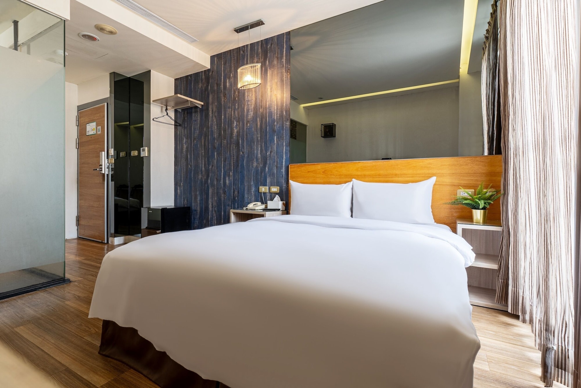 STANDARD, DOUBLE BED