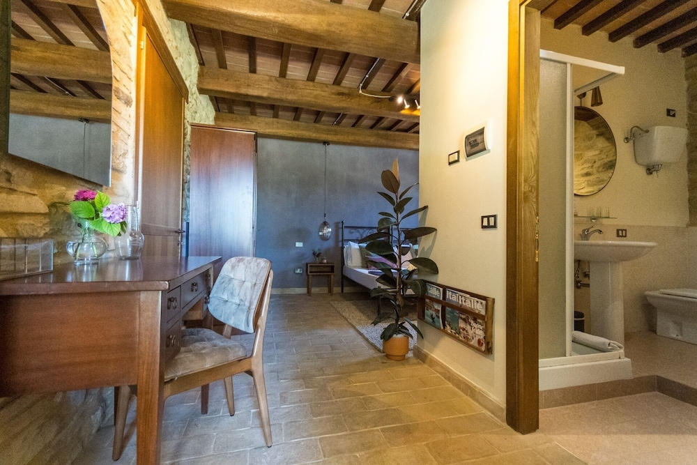 Borgo Castello Panicaglia 20/35
