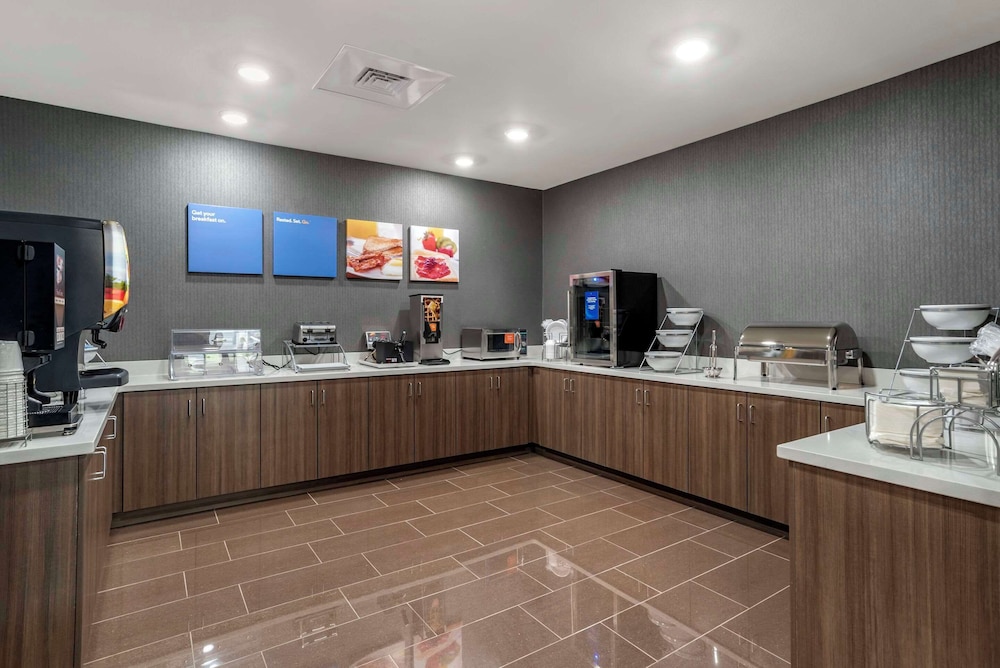 Comfort Inn and Suites Downtown near University 6/29