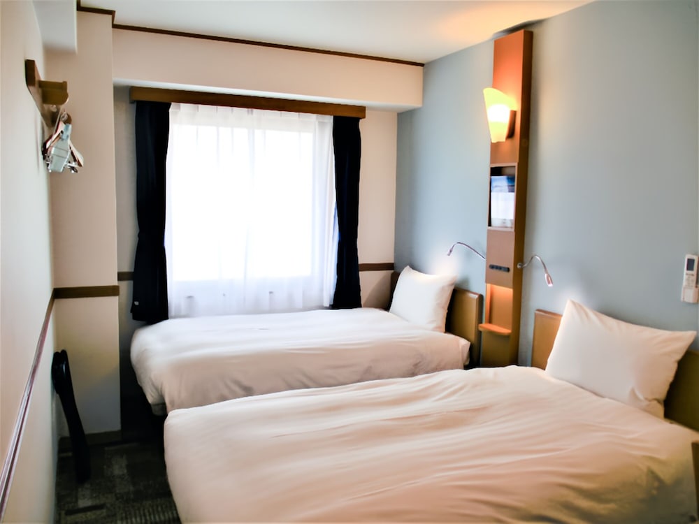 STANDARD, TWIN BEDS, SMOKING