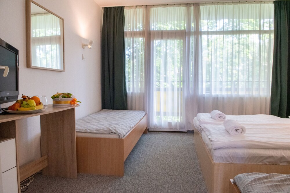 Ce Napfény Hotel 8/41