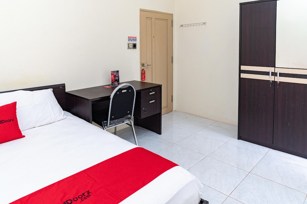 Reddoorz Syariah Near Jalan A Yani Km 8 Citraland 6/26