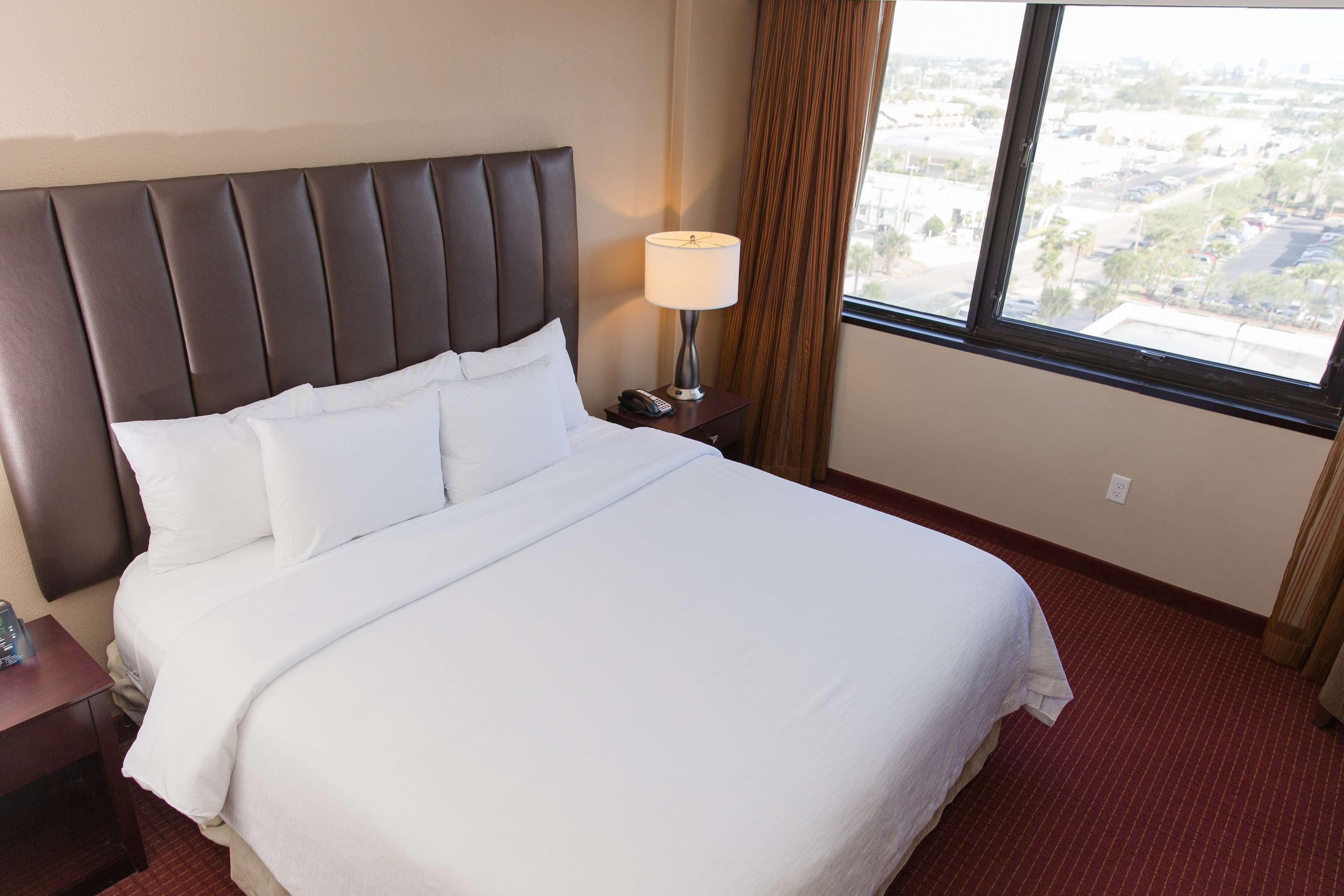 2 ROOMS, PREMIUM, SUITE, KING BED, SOFA