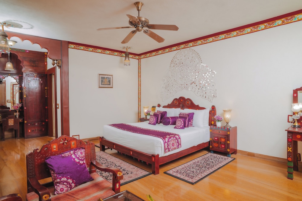 Royal, Vip, Cottage, King Bed