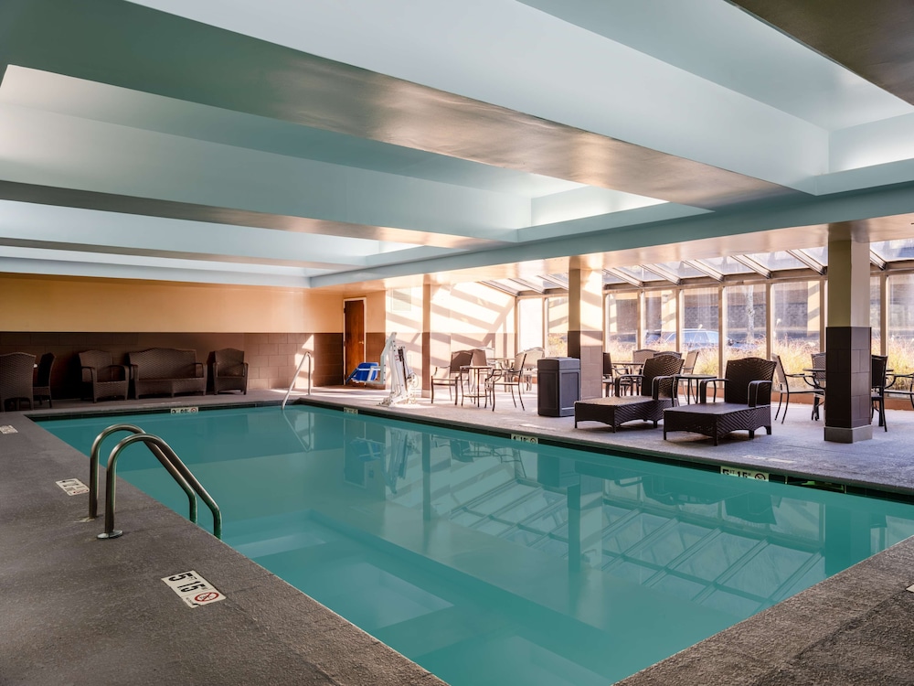 swimming pool spa