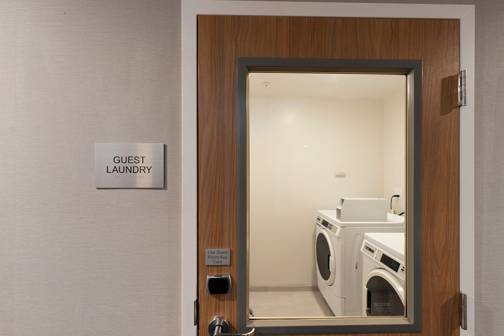 Fairfield Inn And Suites By Marriott San Francisco Pacifica Ex Holiday Inn Express Hotel Suites 24/50