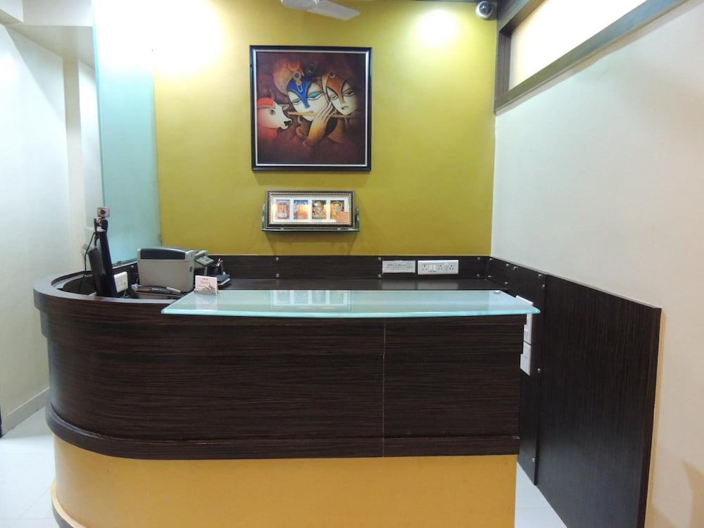 Hotel Pavitra 4/17