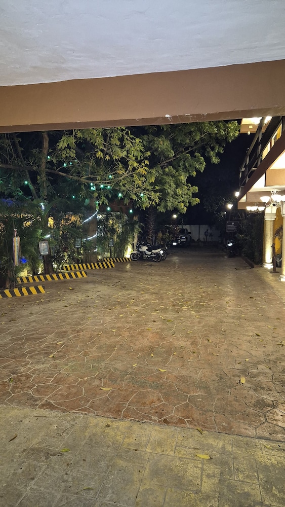 El Zaguán Colonial 44/50