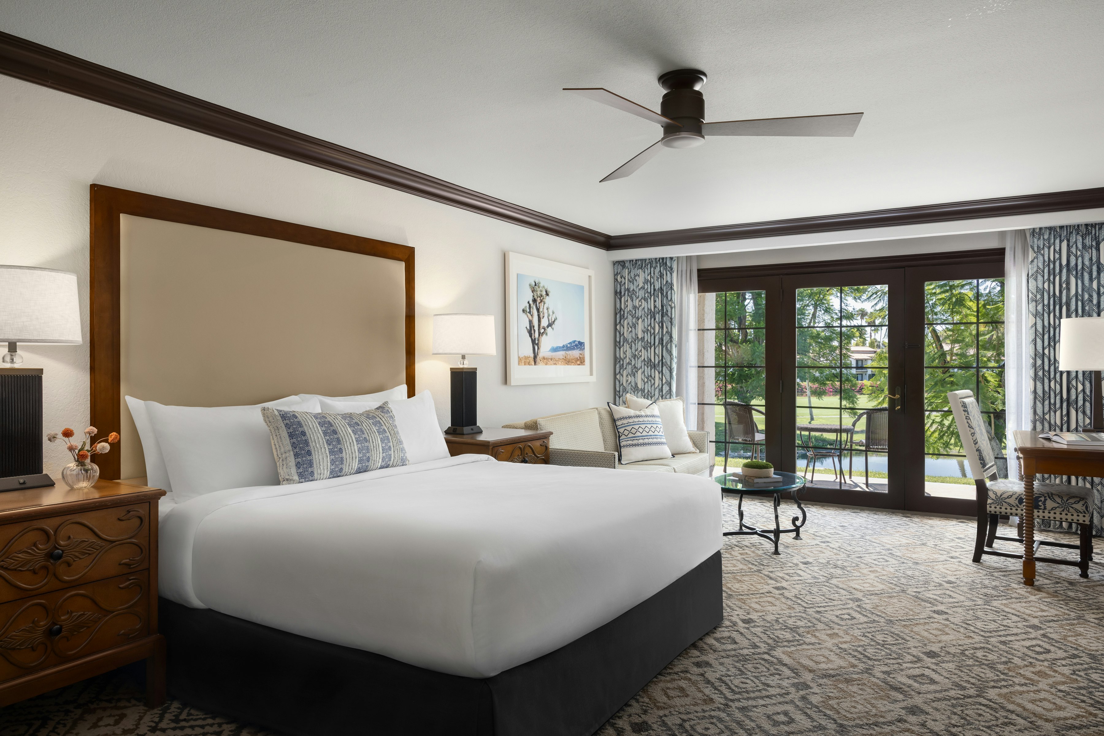 غرفة بسرير كينج بإطلالة على البحيرة لذوي الإعاقة، Omni Rancho Las Palmas Resort And Spa 2/5
