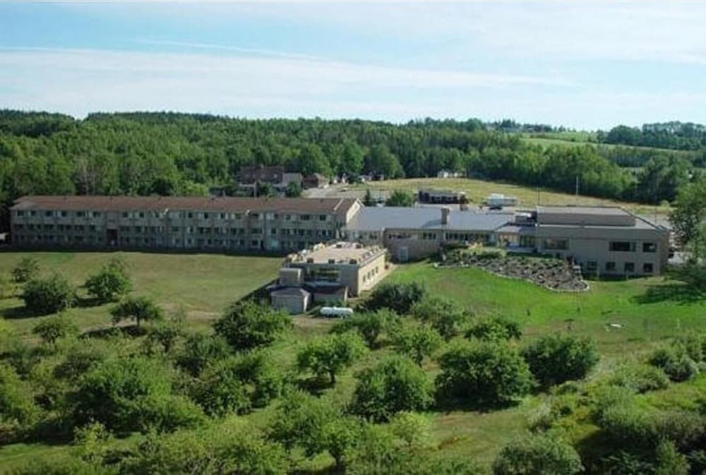 Old Orchard Inn & Spa 3/50