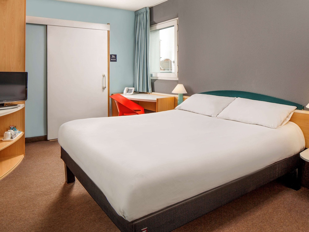 ibis London Thurrock M25 18/64