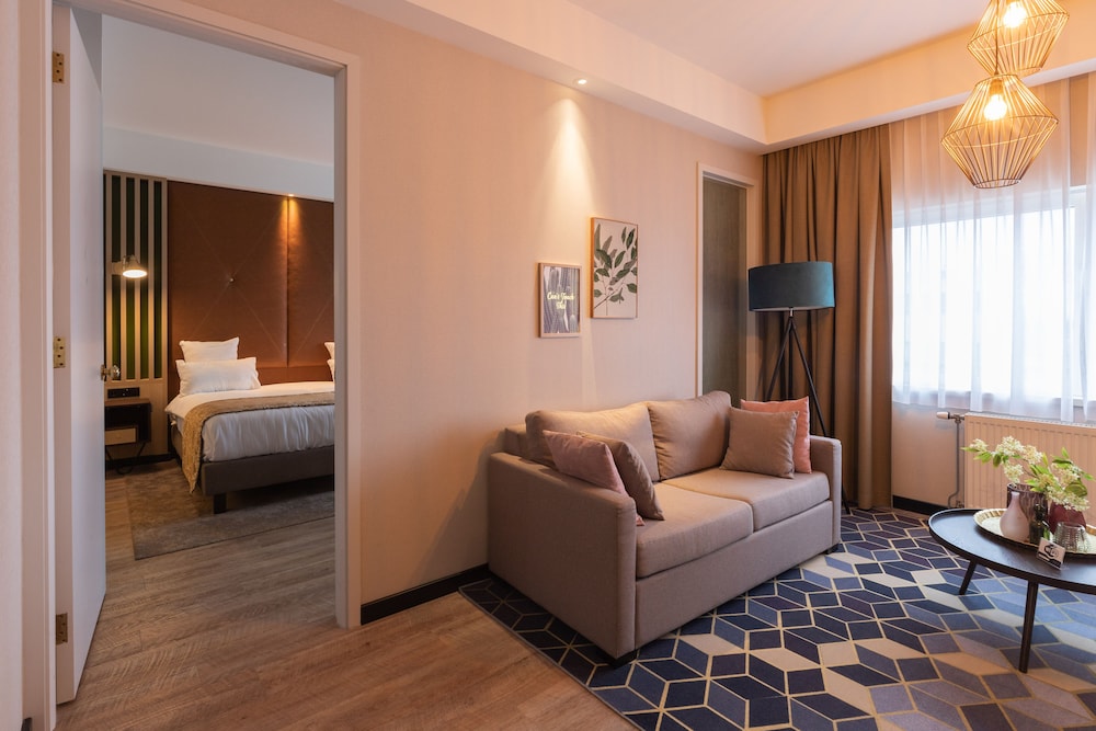 Shanghai Hotel Holland 48/71