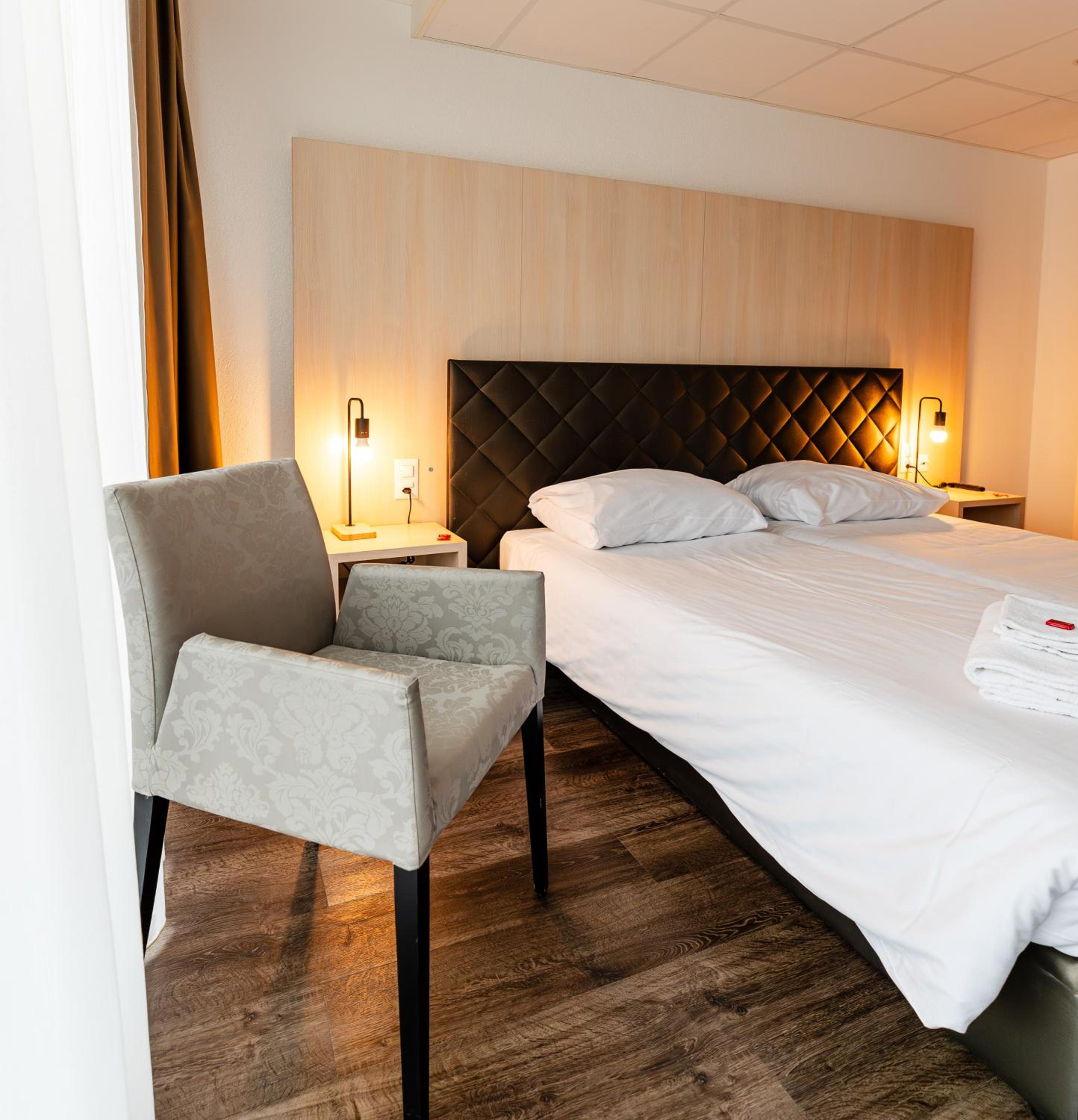 Deluxe, Studio, Kitchenette