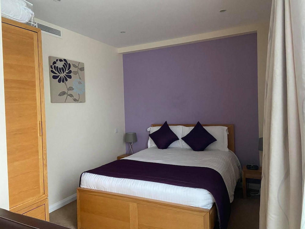 Basic, Studio, Double Bed
