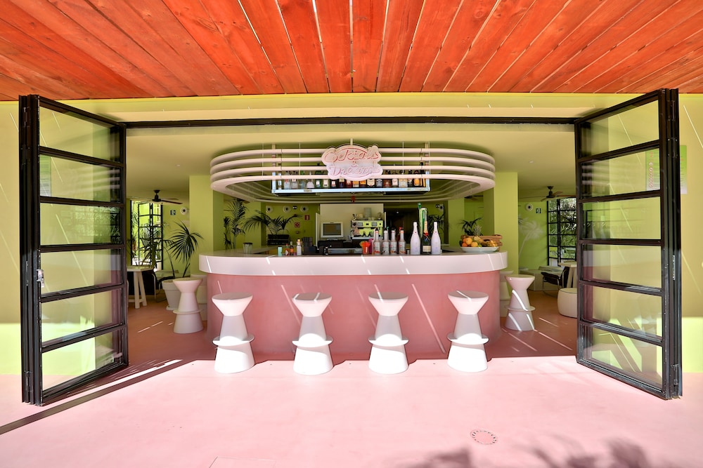 Tropicana Ibiza Coast Suites - Adults Only 34/50