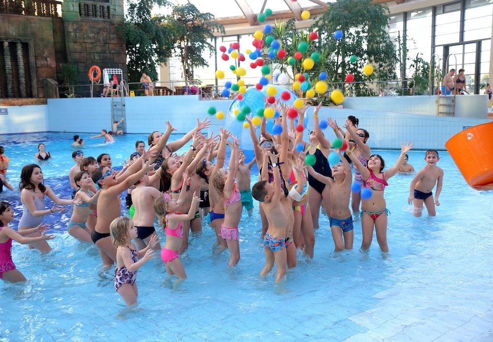 Aquaworld Resort Budapest Formerly Ramada Resort Aquaworld Budapest 68/81