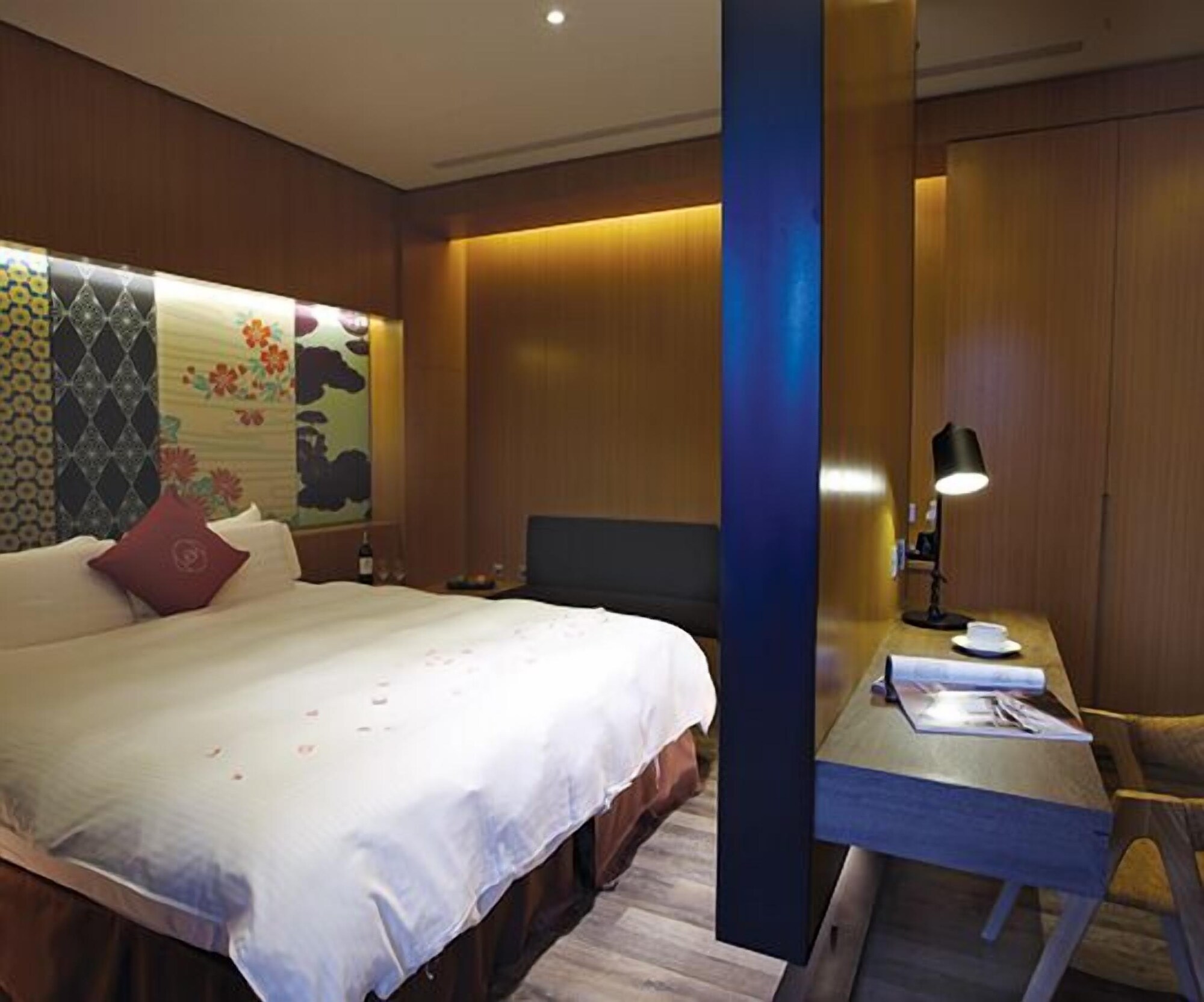 SUPERIOR, DOUBLE BED