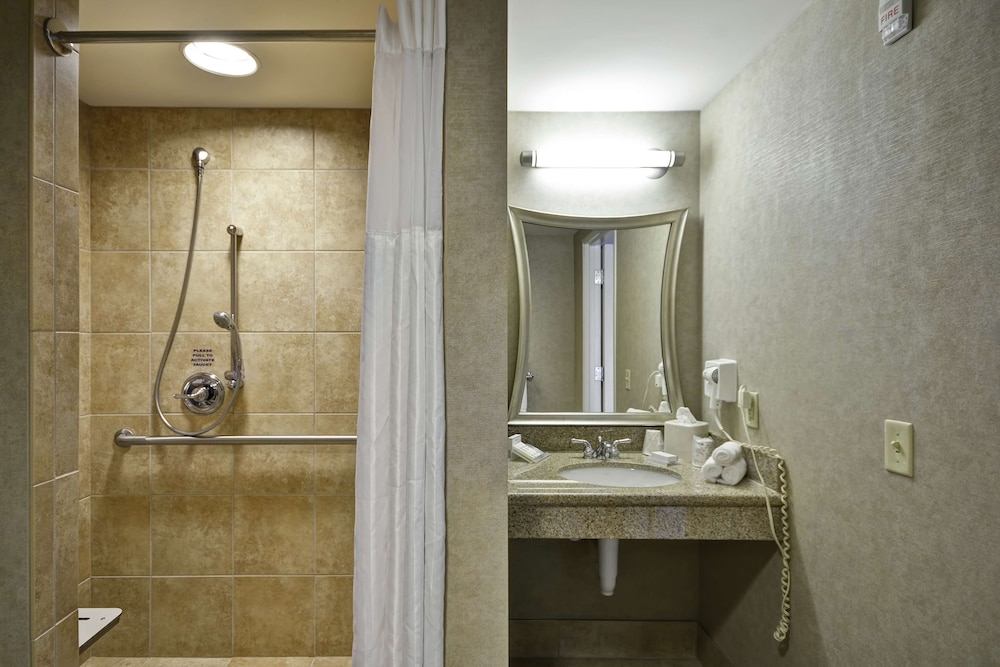 Hilton Garden Inn Toledo Perrysburg 11/51