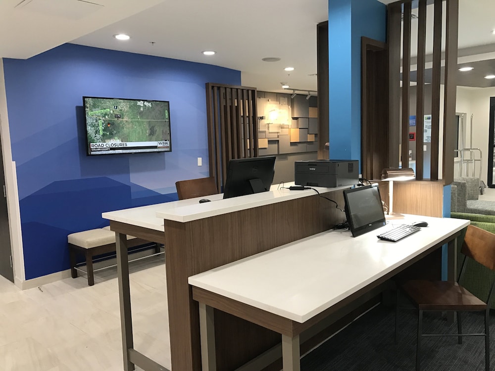 Holiday Inn Express Naples South I 75 61/67