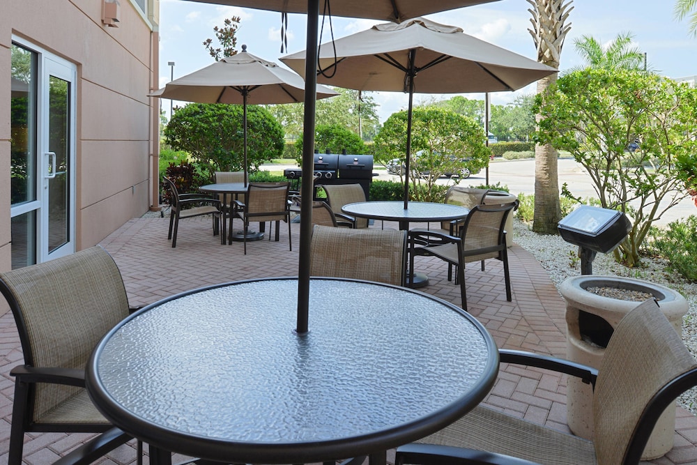 Fairfield Inn And Suites By Marriott Ft Pierce 29/50
