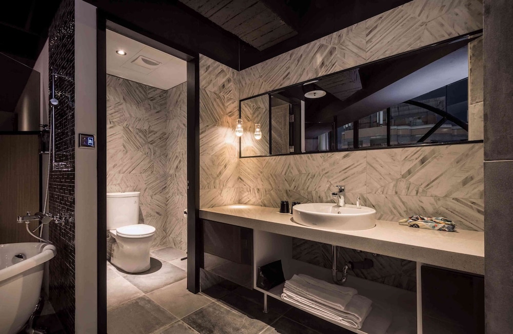 Theme, Deluxe, Double Bed, Bathtub