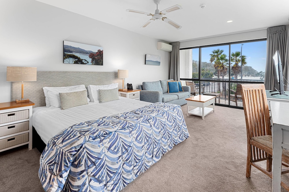 Marina, Deluxe, King Bed, Sofa, Balcony
