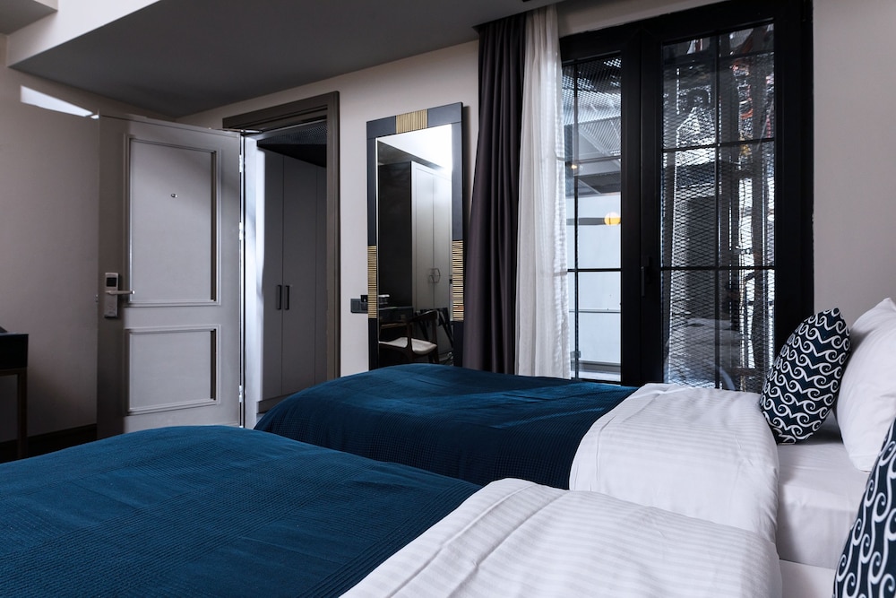 Nabu Hotel 30/69