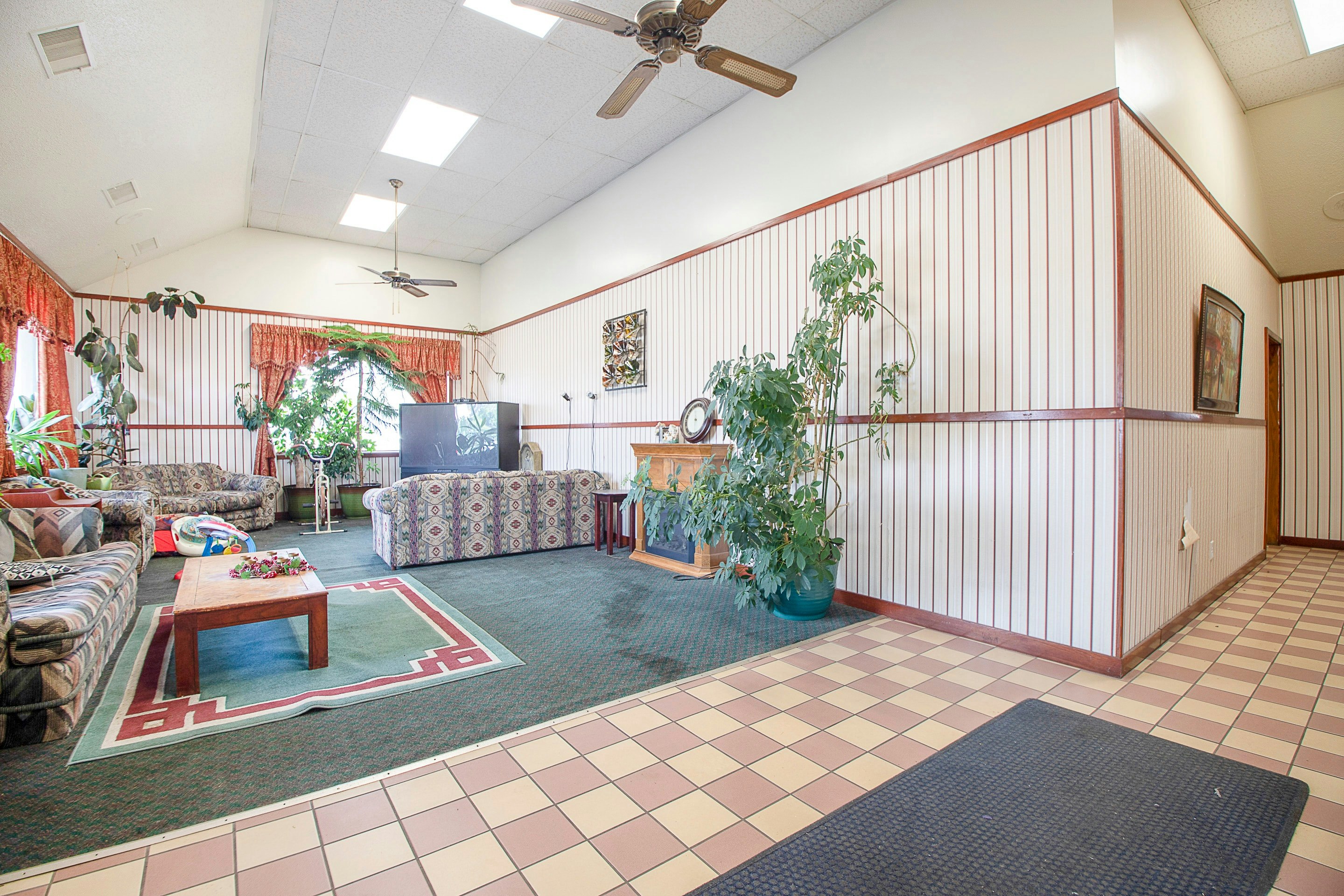 Hotel O Daylight Inn Elkhart I-90, IN 17/18