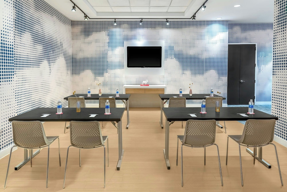 Aloft New York Brooklyn 38/48