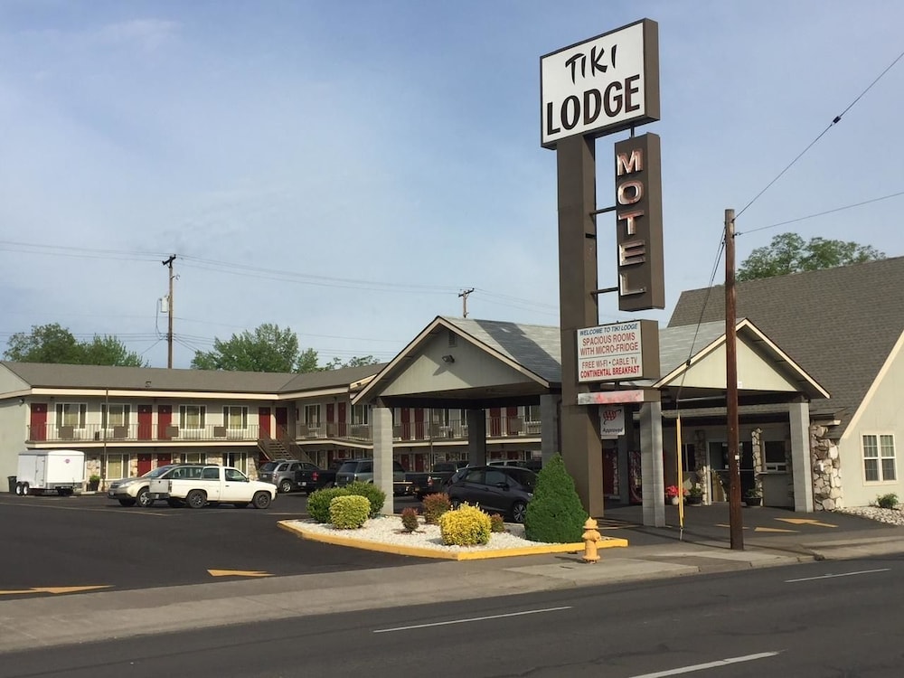 Tiki Lodge Motel 40/49