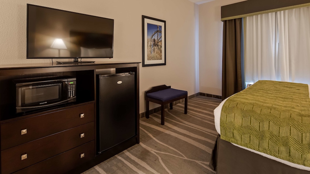 Best Western Plus Denver City Hotel and Suites 15/33