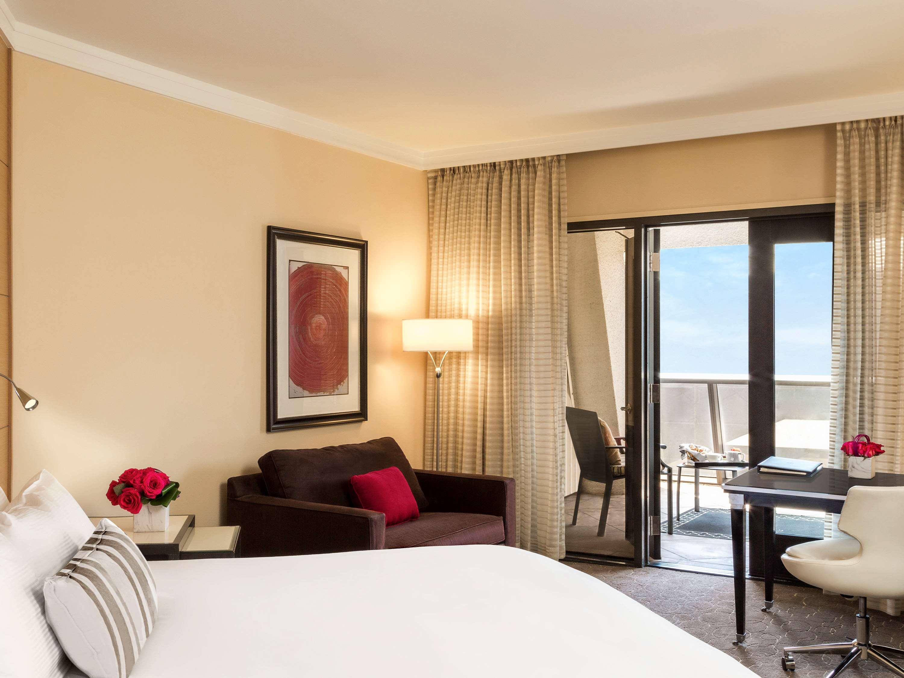 Space, Luxury, King Bed, Patio