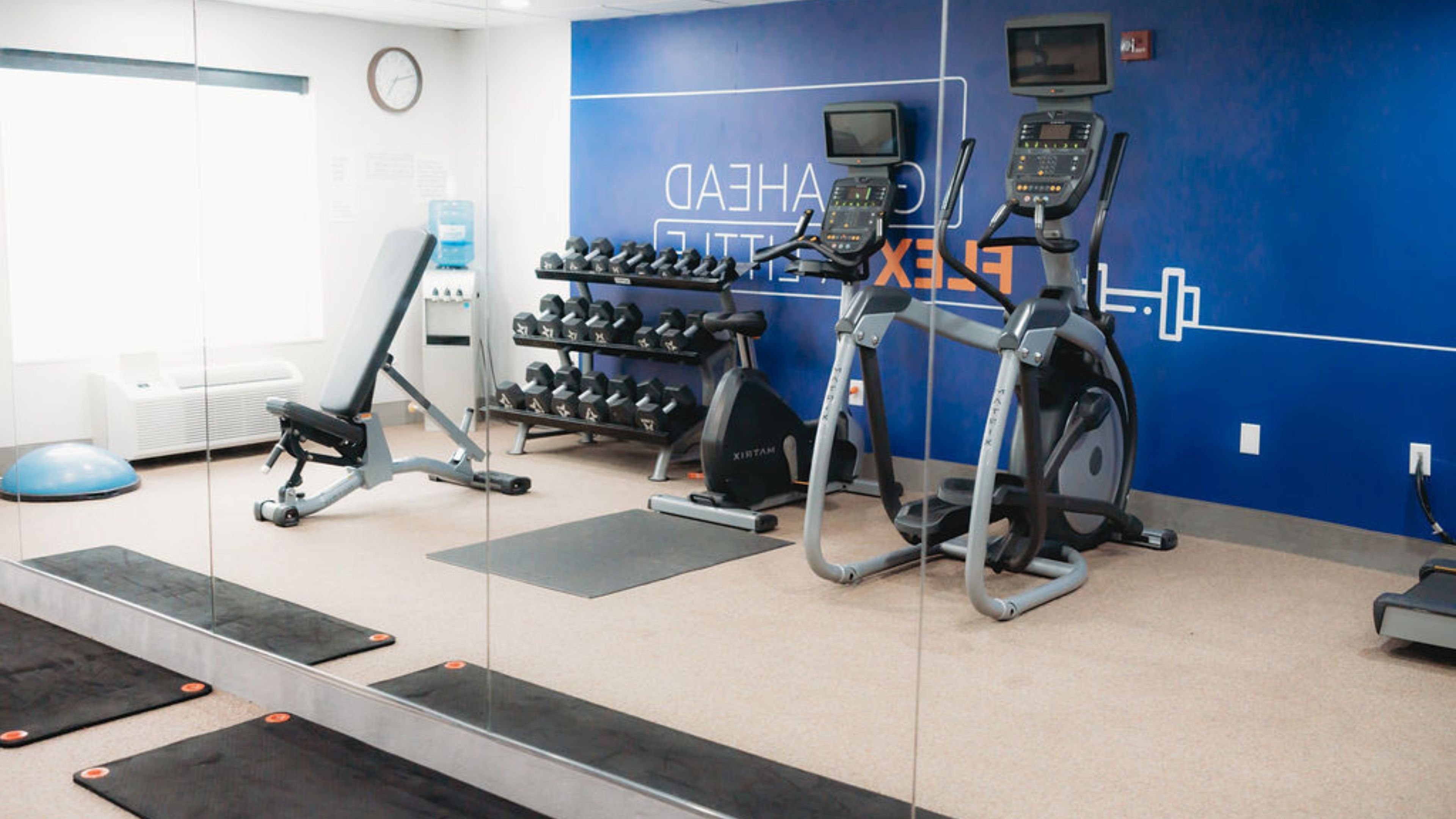 Holiday Inn Express Hotel And Suites Center Tx 42/76