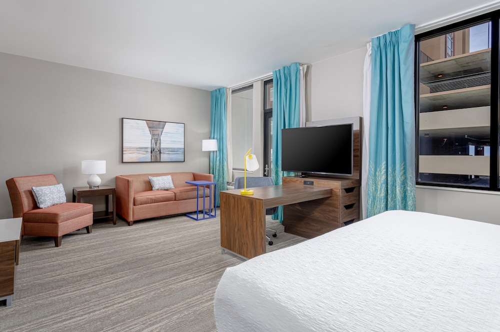 استوديو بسرير كينج بشرفة، Hampton Inn Suites Orange Beach Gulf Front 2/6