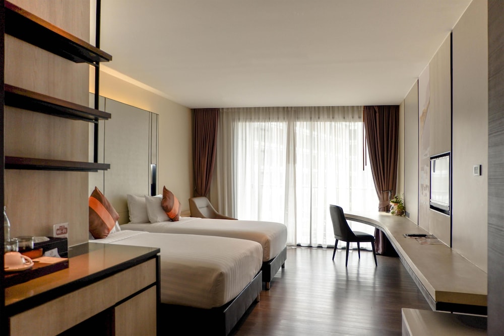 DELUXE, TWIN BEDS, BALCONY