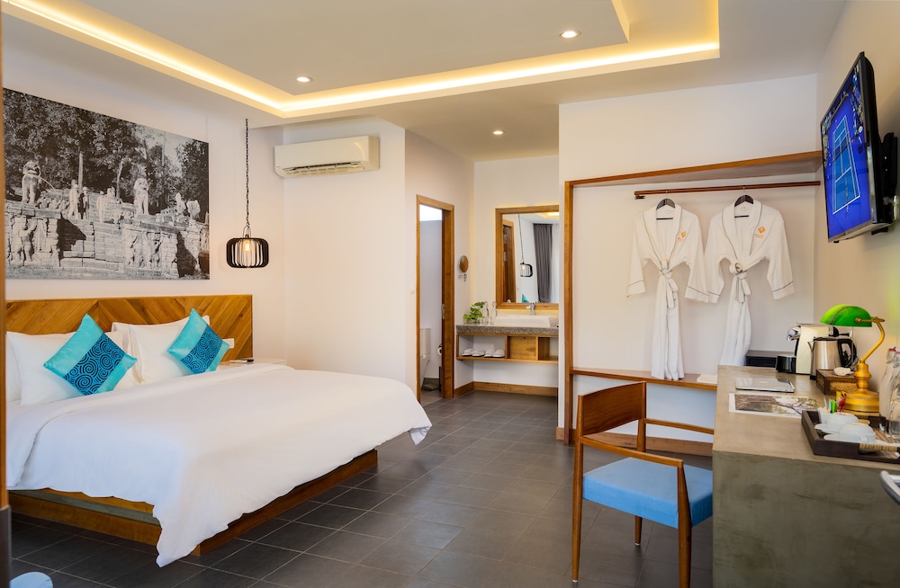 CABANA, POOL ACCESS