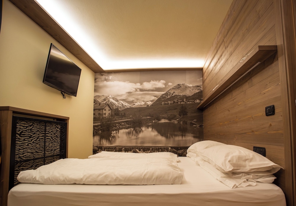 Kids, Quadruple, Double and Twin Beds, Balcony