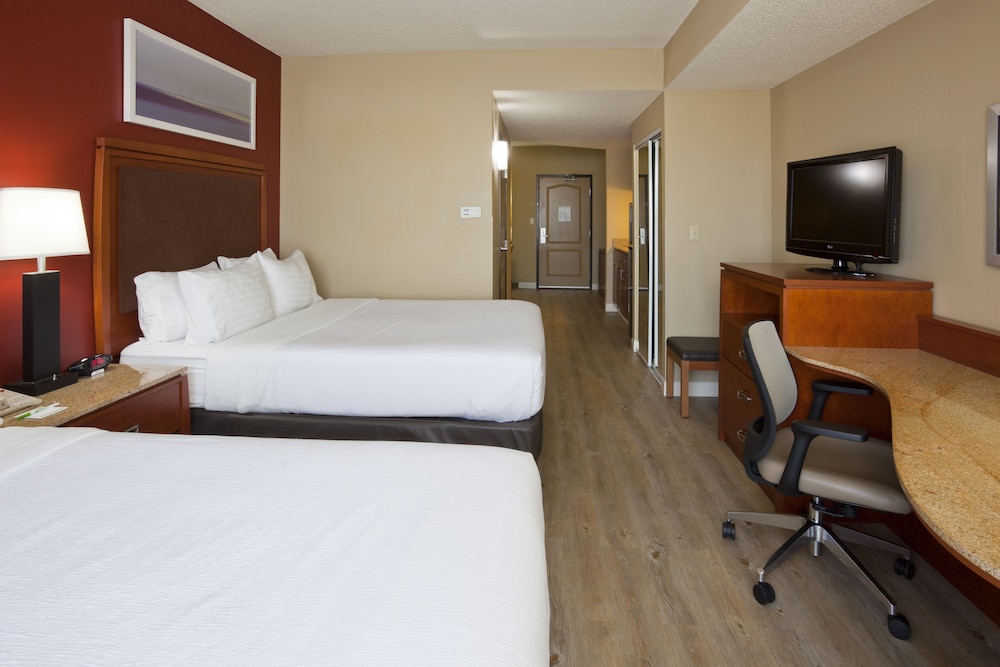 Holiday Inn Hotel Suites Maple Grove Nw Mpls Arbor Lks 26/76