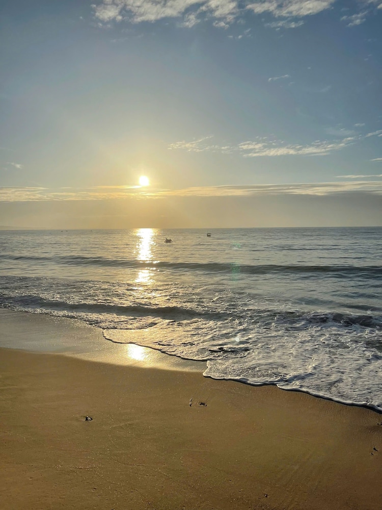 Full Moon Beach 66/70