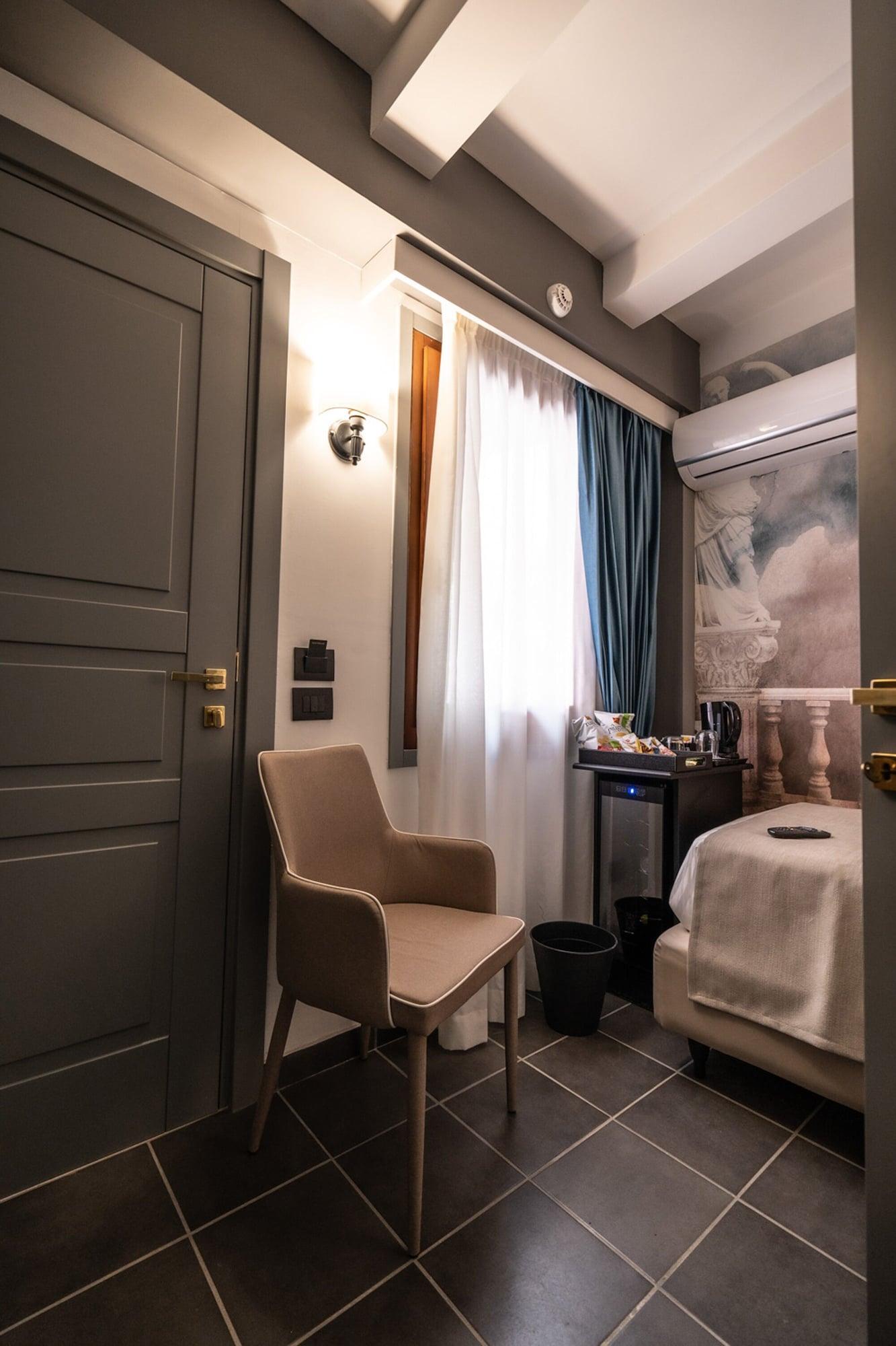 غرفة أساسية مفردة، Relais Manzoni 2/12