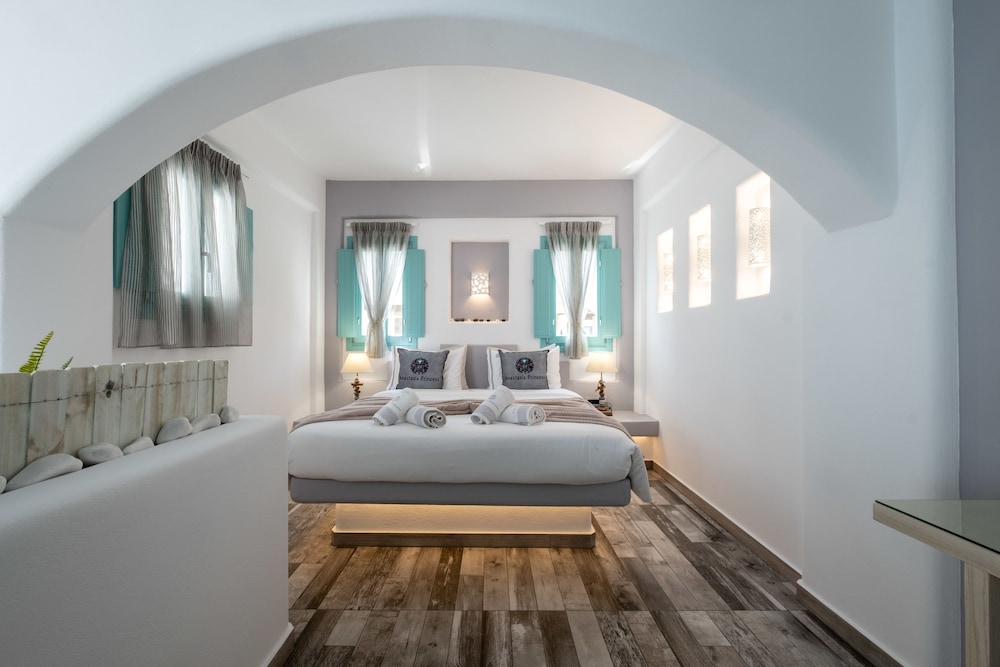 DELUXE, SUITE, KING BED, PLUNGE POOL