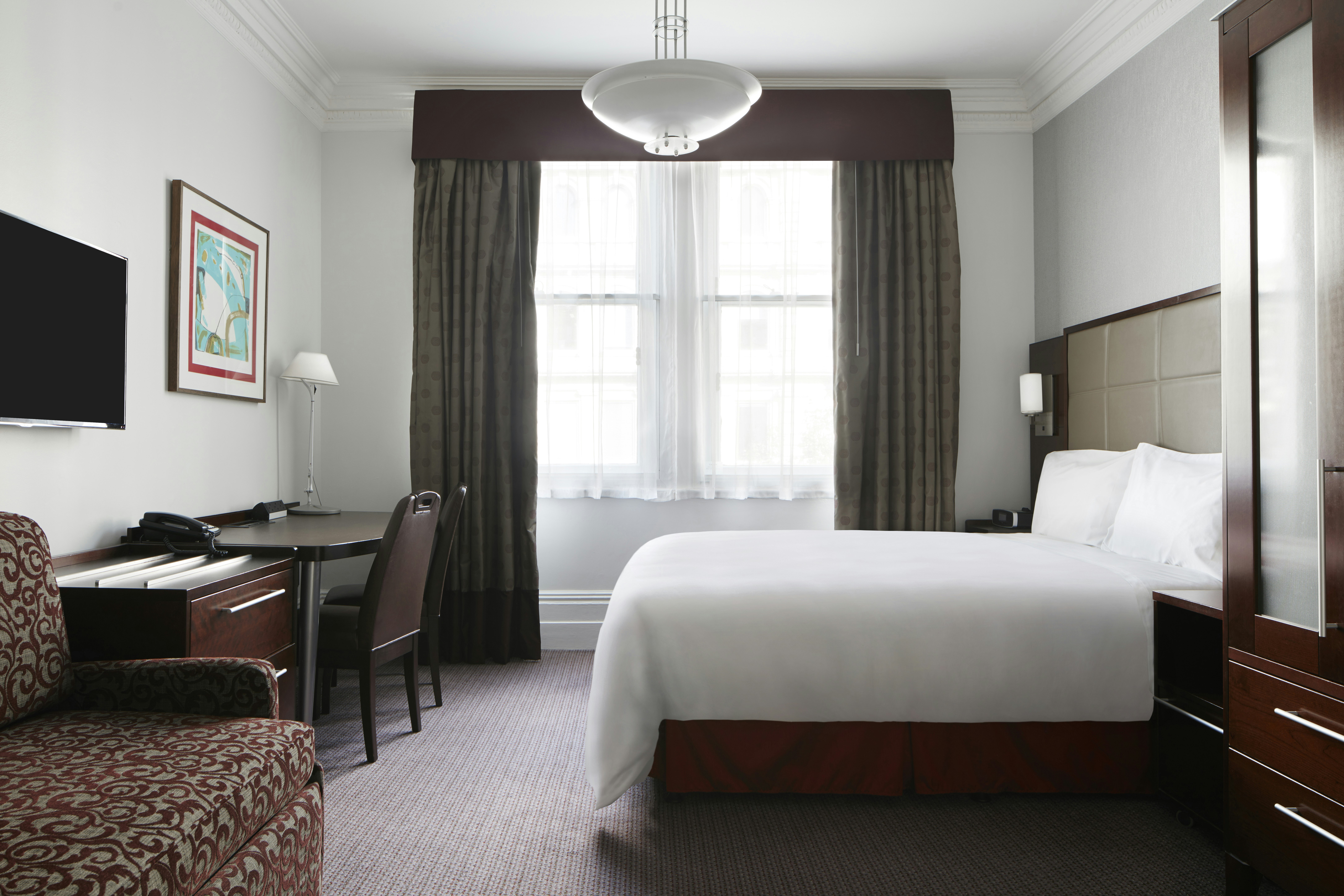 Superior, Queen Bed