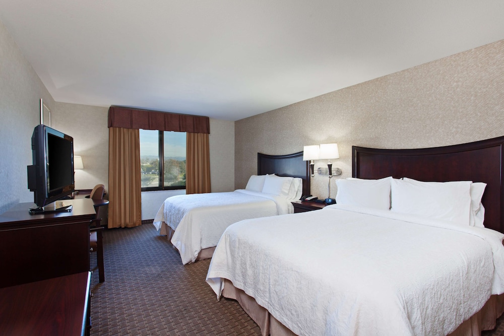 Hampton Inn Suites Oakland Airport 18/63