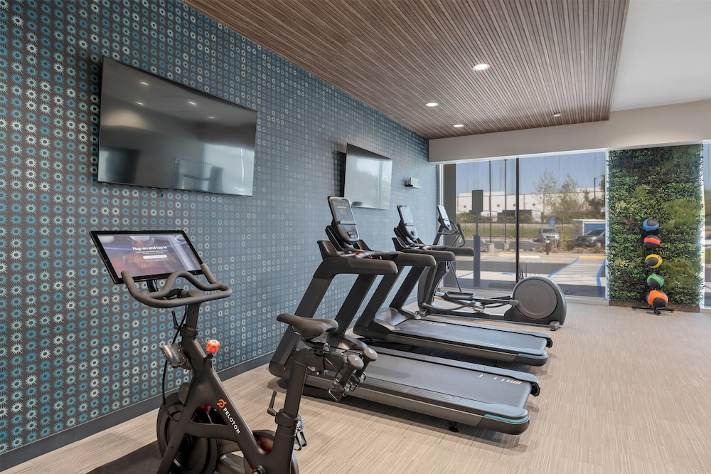 La Quinta Inn and Suites by Wyndham La Habra 36/60