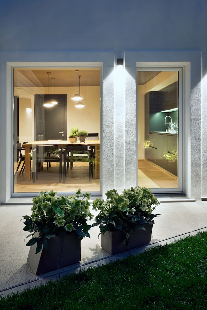 Conti Guest House 4/44