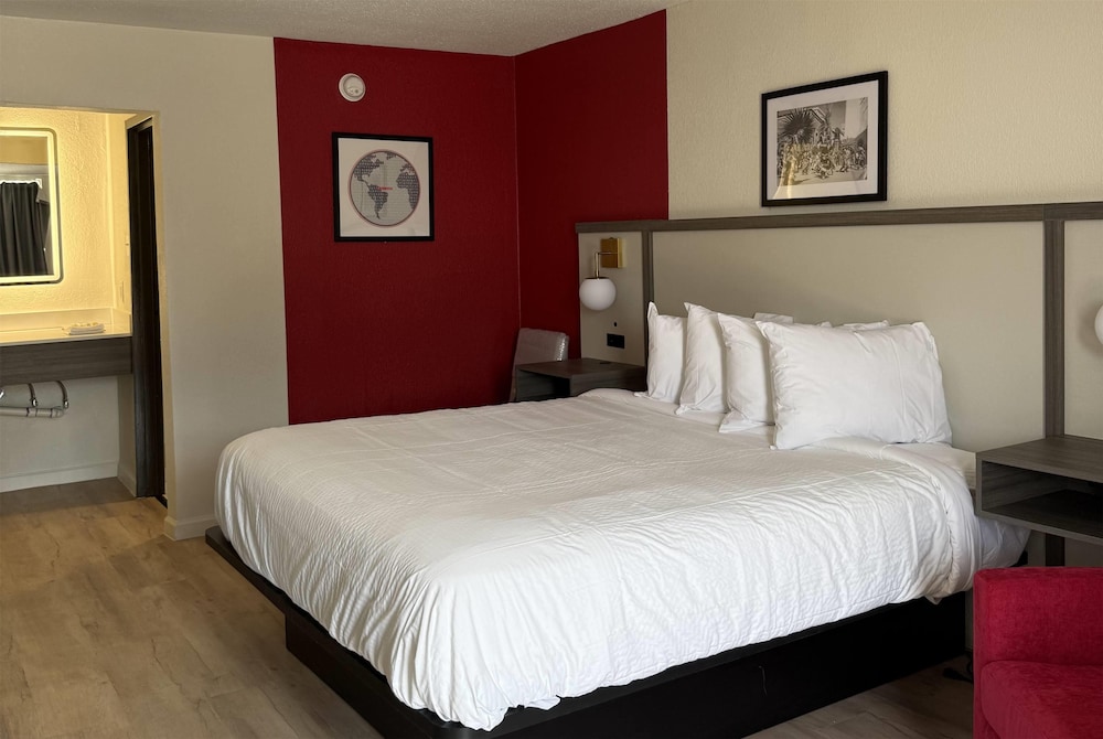Ramada by Wyndham Lumberton NC North 30/60