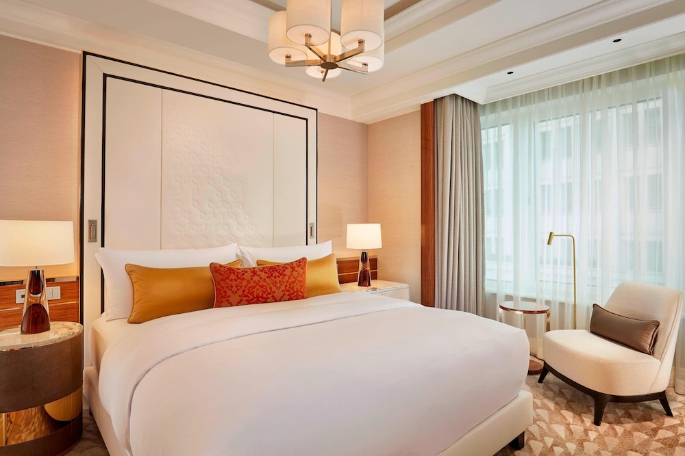 THE RITZ-CARLTON, BERLIN 9/45