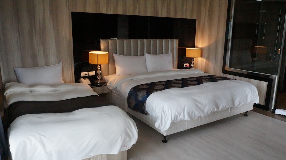 Jinsha Lake Side Hotel 10/49